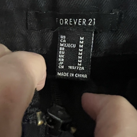 Forever 21 Distressed Black Denim/front Zipper With Circle Pull Closure Size M - Picture 5 of 5